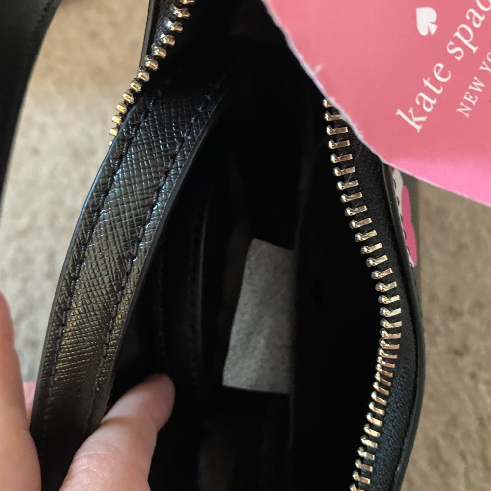 Black Kate spade bag with red pink and white hearts - Picture 3 of 5